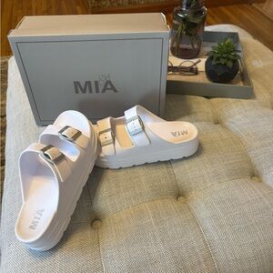 MIA Women's White Camy Shoes